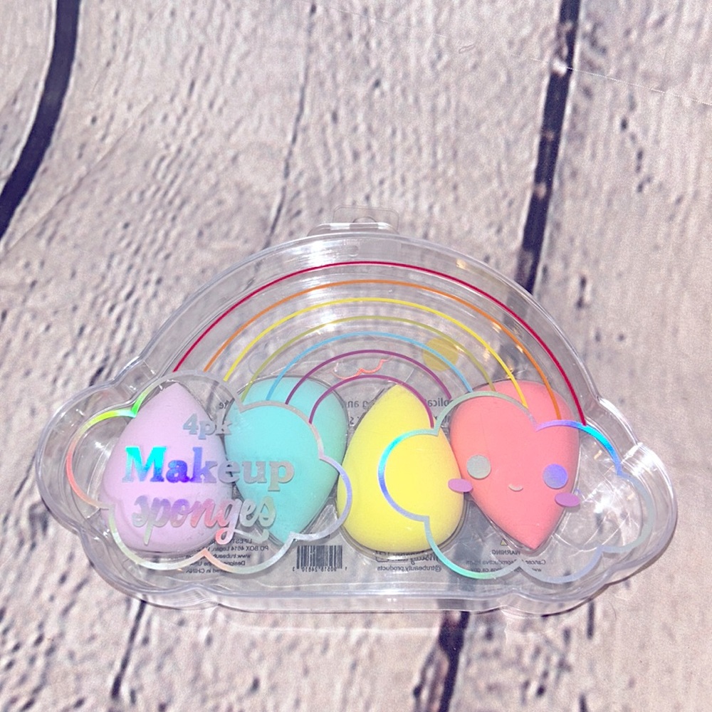 4 Pack Makeup Sponges Blenders Brand New In Rainbow Case